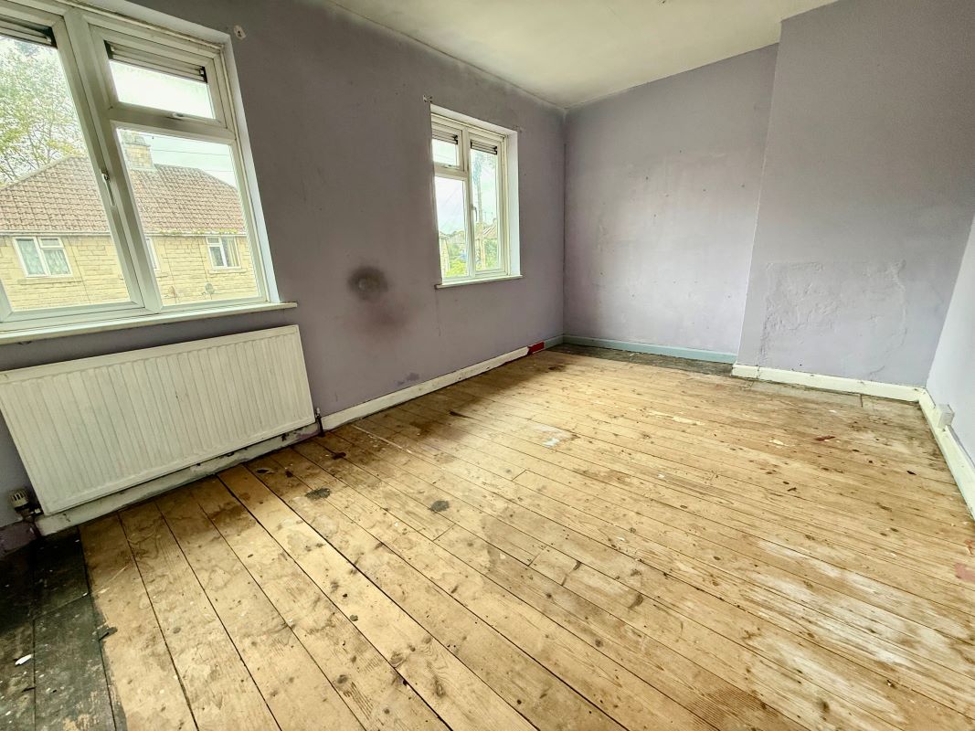 33, Ashe Crescent, Chippenham, SN15 1RN