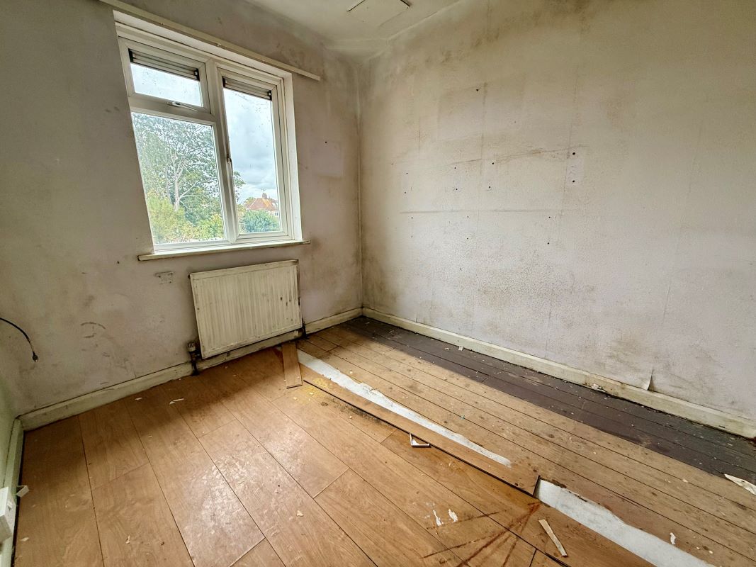 33, Ashe Crescent, Chippenham, SN15 1RN