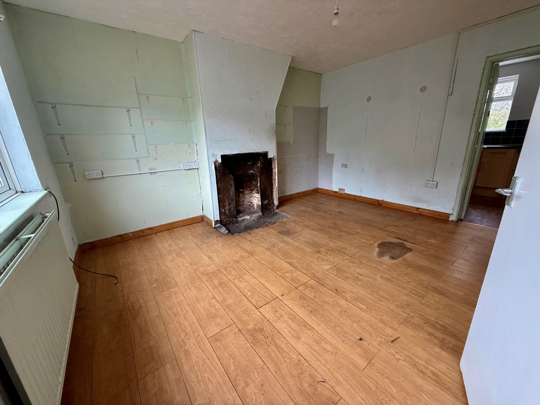 33, Ashe Crescent, Chippenham, SN15 1RN