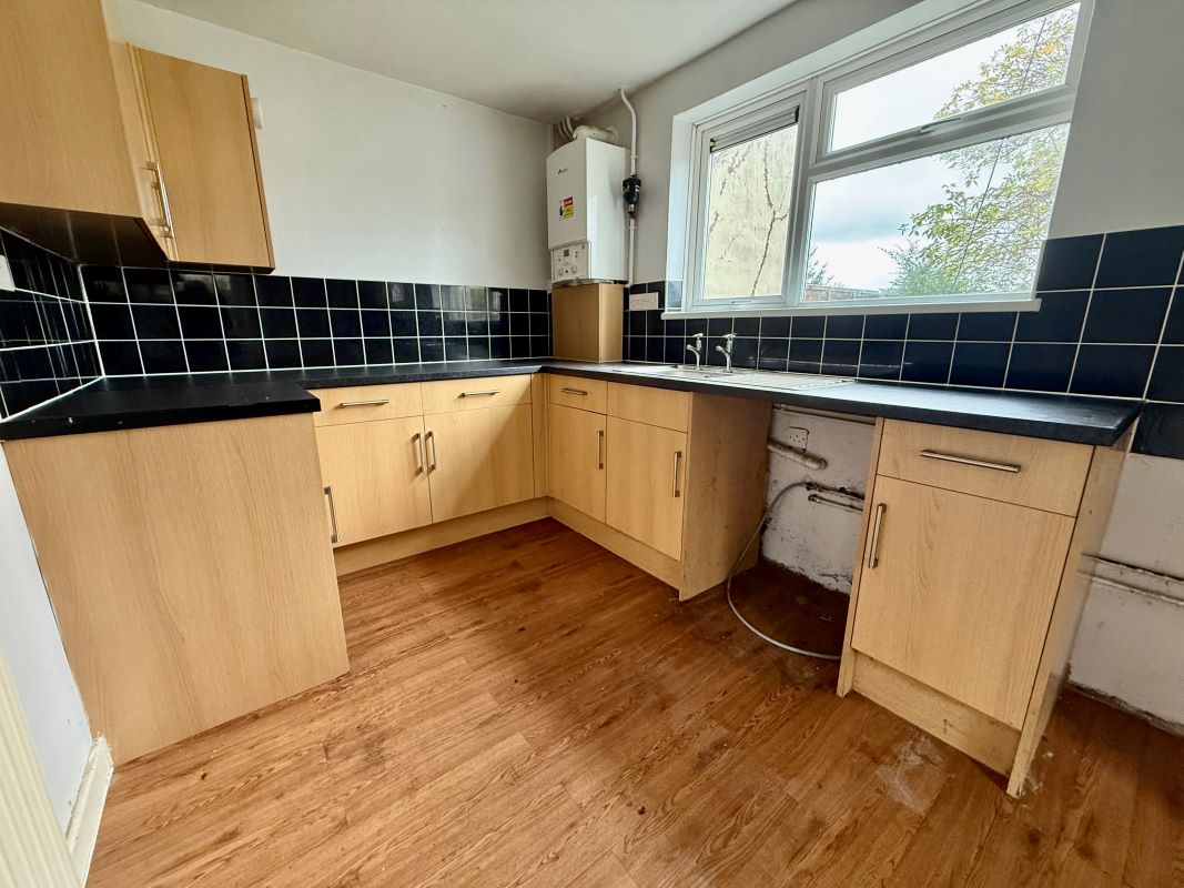 33, Ashe Crescent, Chippenham, SN15 1RN