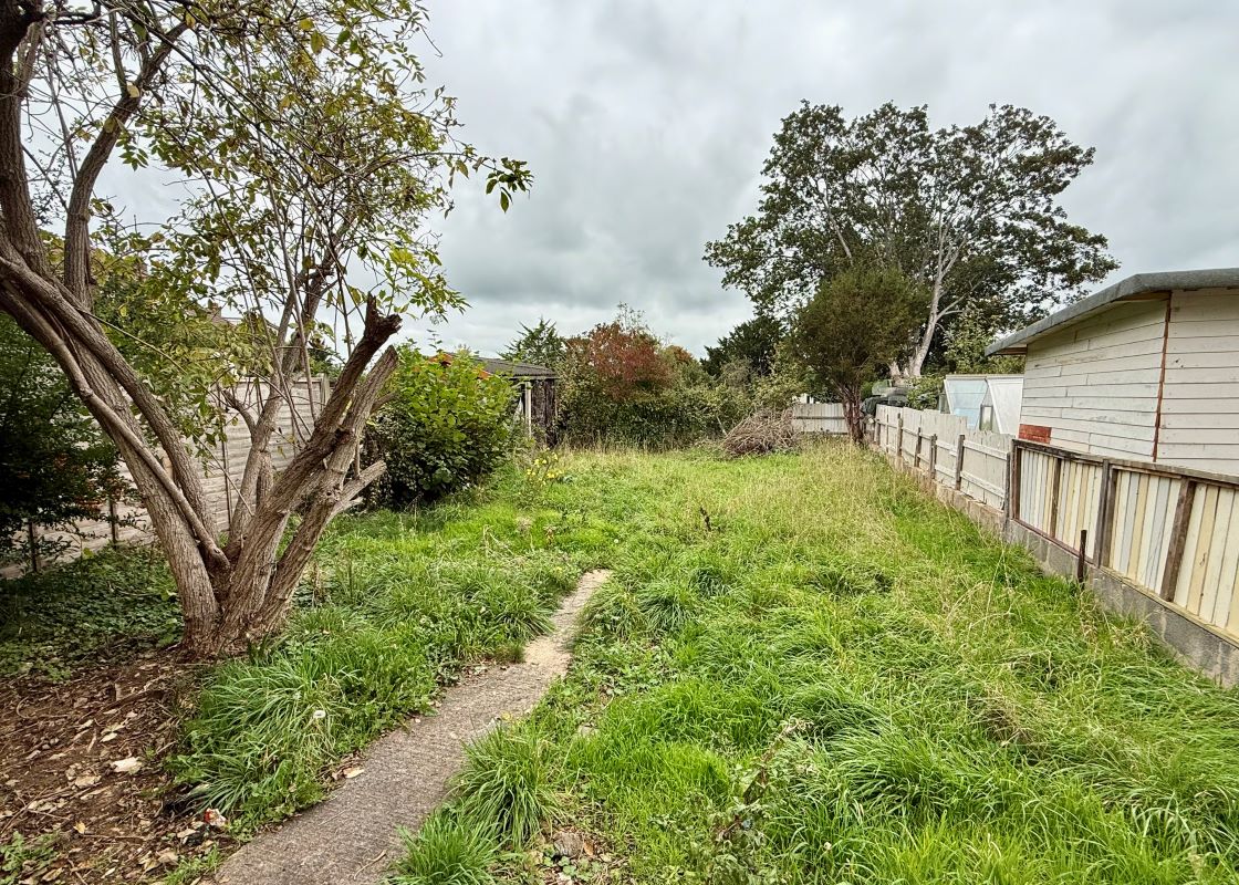 33, Ashe Crescent, Chippenham, SN15 1RN