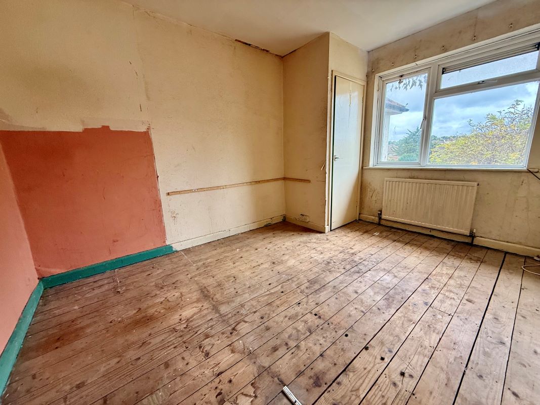 33, Ashe Crescent, Chippenham, SN15 1RN