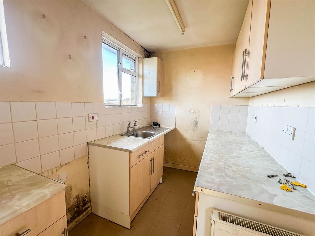 1, Hobbes Close, Malmesbury, SN16 0DA