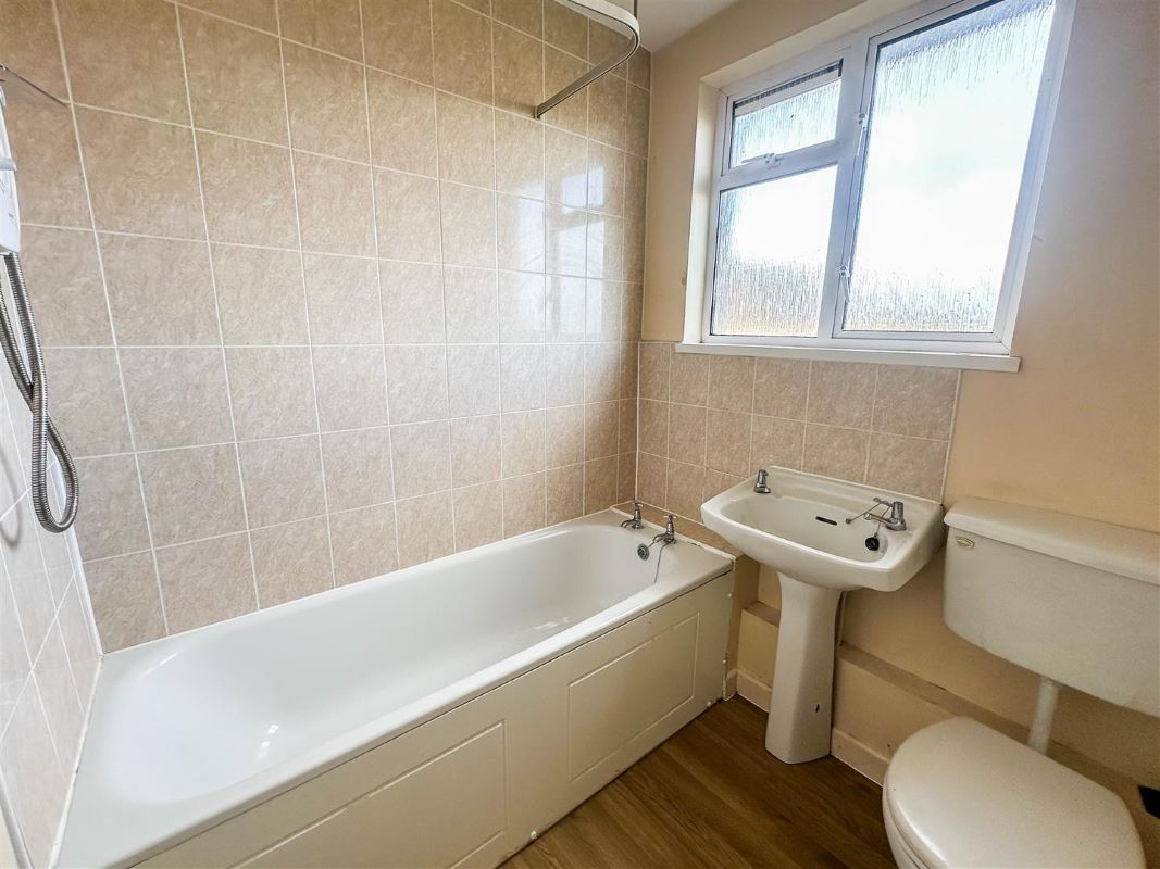 1, Hobbes Close, Malmesbury, SN16 0DA