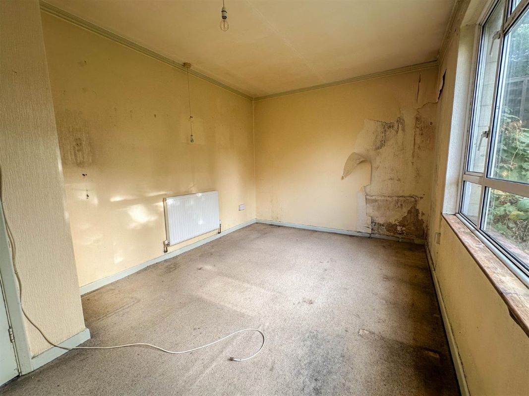 1, Hobbes Close, Malmesbury, SN16 0DA