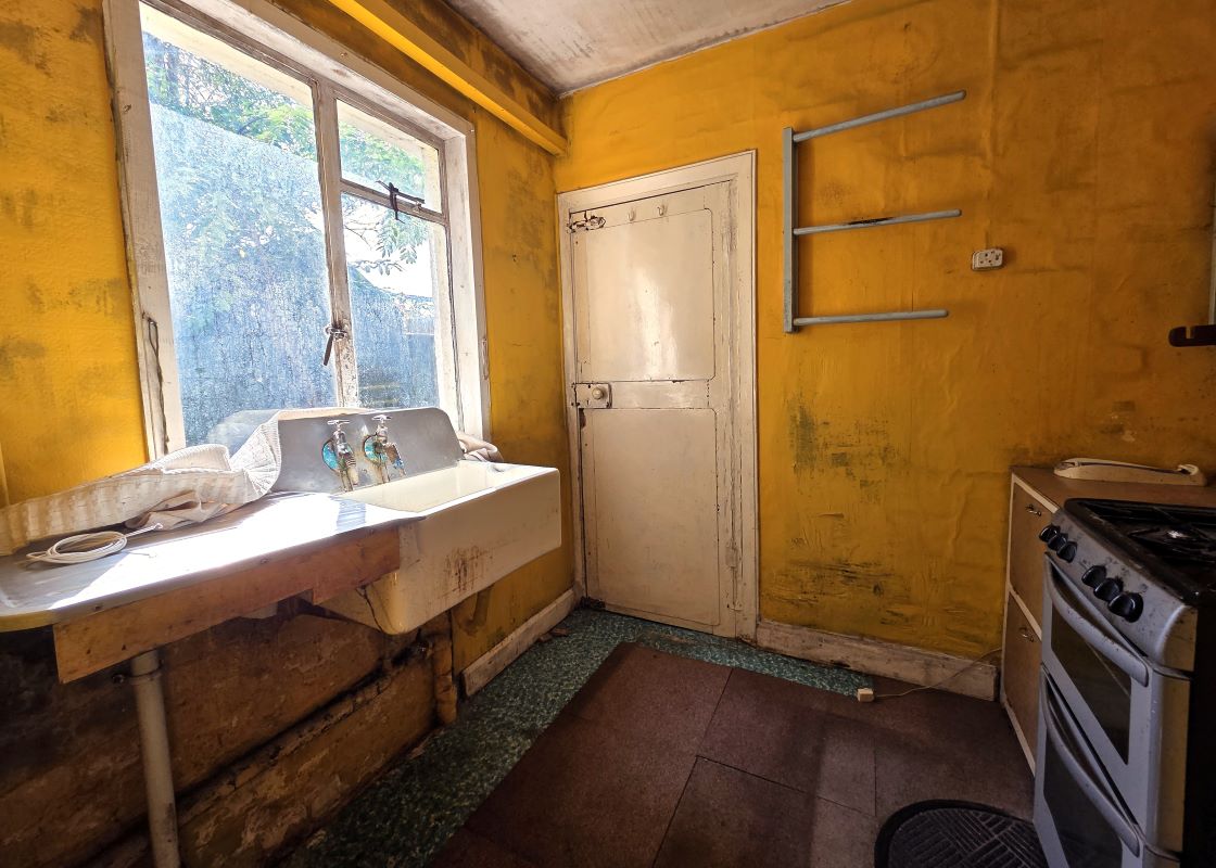 175, London Road, Chippenham, SN15 3AW