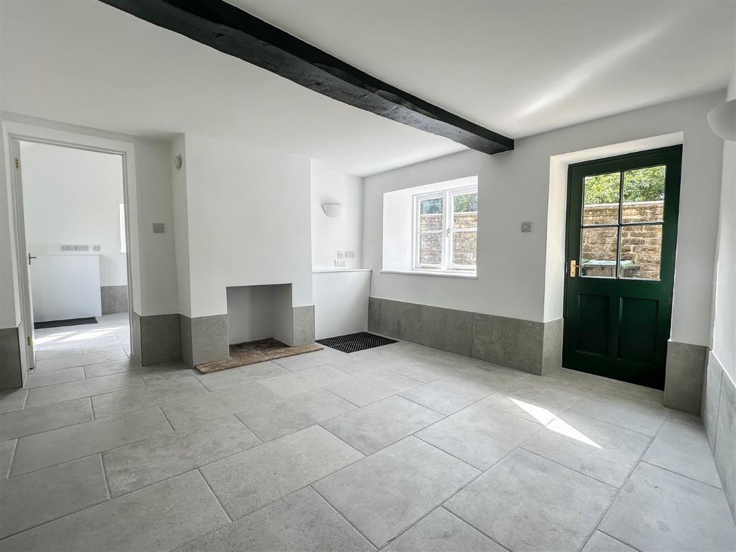 1, St. Johns Bridge, Malmesbury, SN16 9BL