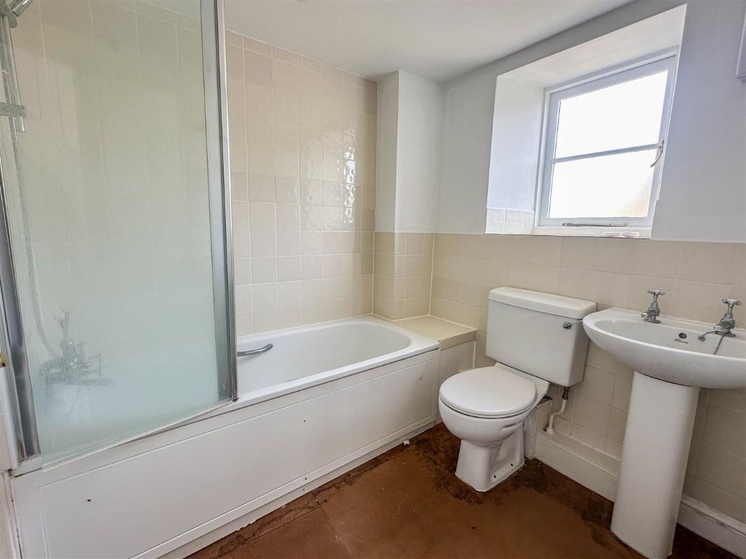 1, St. Johns Bridge, Malmesbury, SN16 9BL