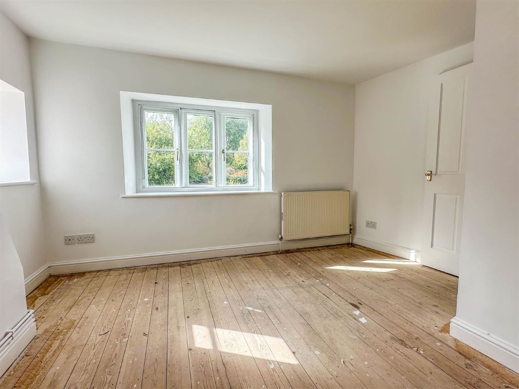 1, St. Johns Bridge, Malmesbury, SN16 9BL