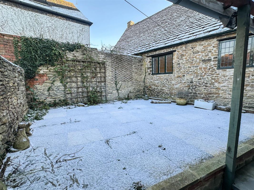 27, St. Johns Street, Malmesbury, SN16 9BW