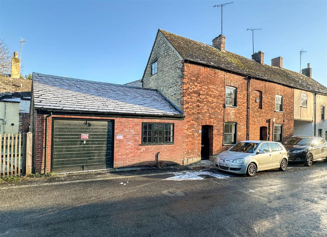 27, St. Johns Street, Malmesbury, SN16 9BW