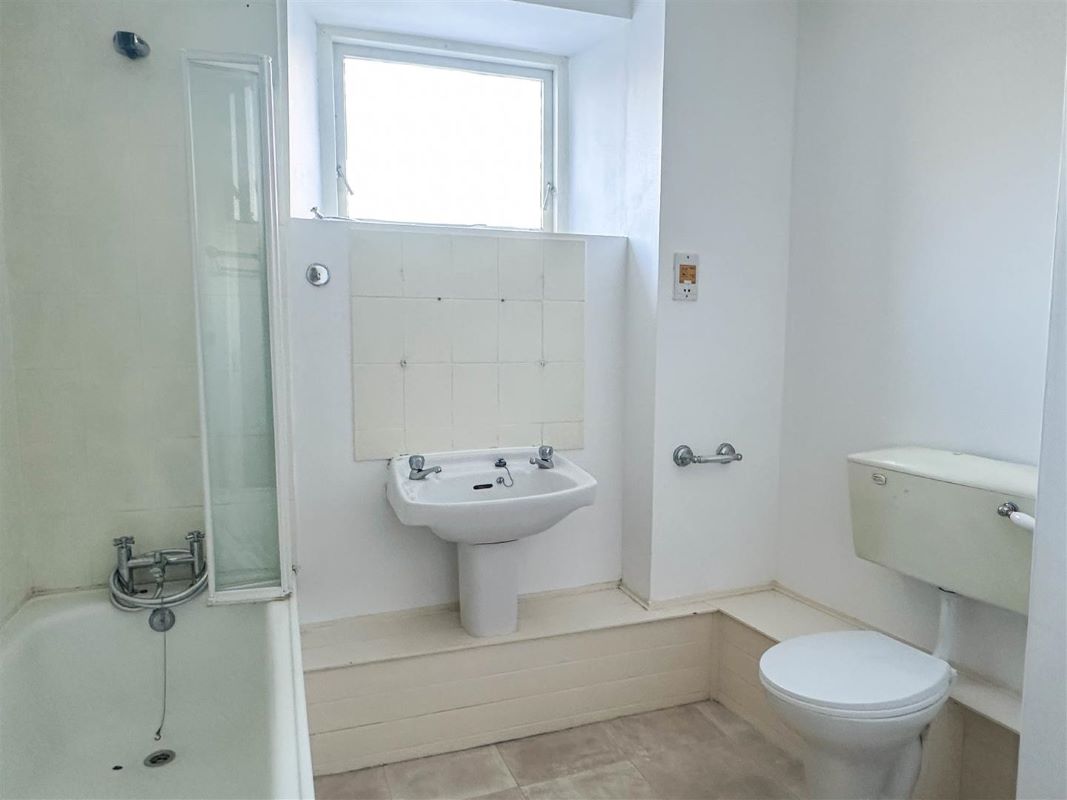 27, St. Johns Street, Malmesbury, SN16 9BW