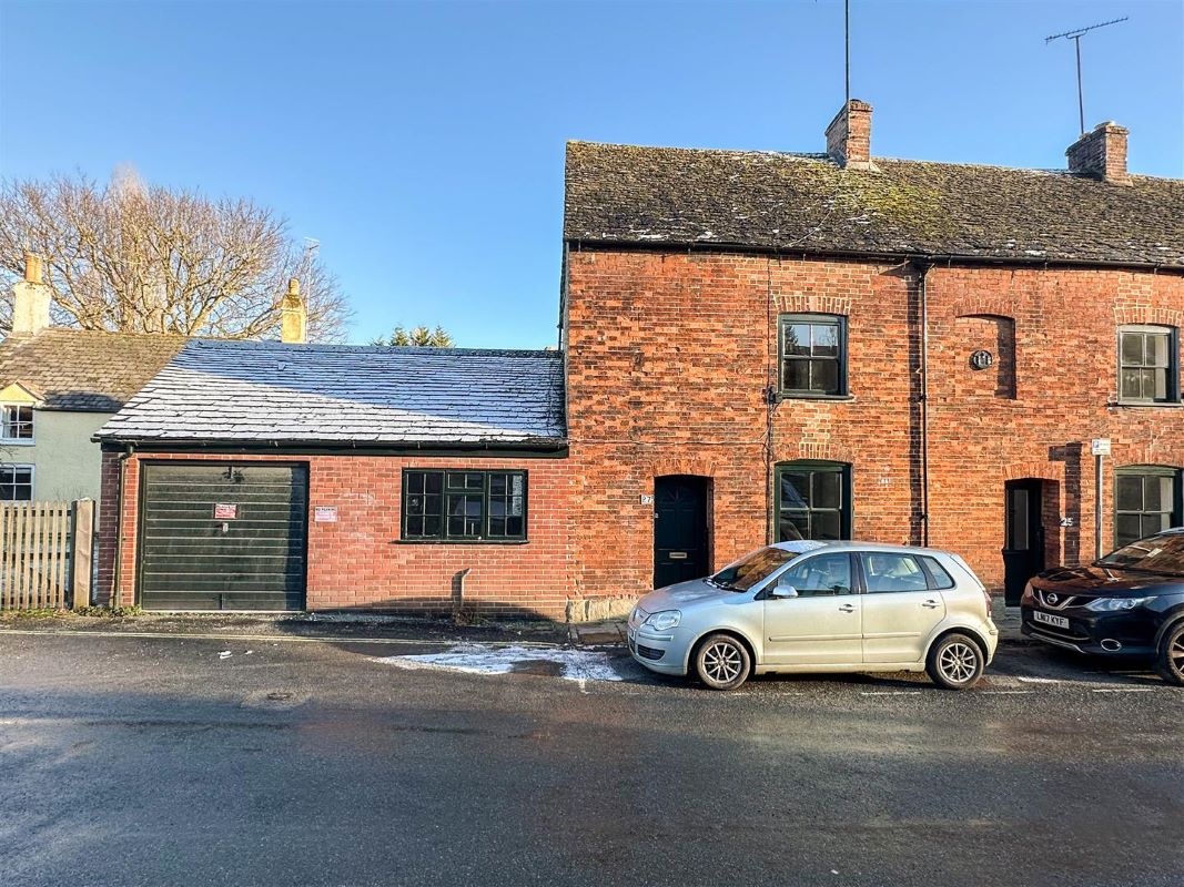 27, St. Johns Street, Malmesbury, SN16 9BW