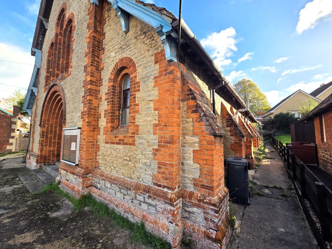 Lowden, Chippenham, SN14 0DS