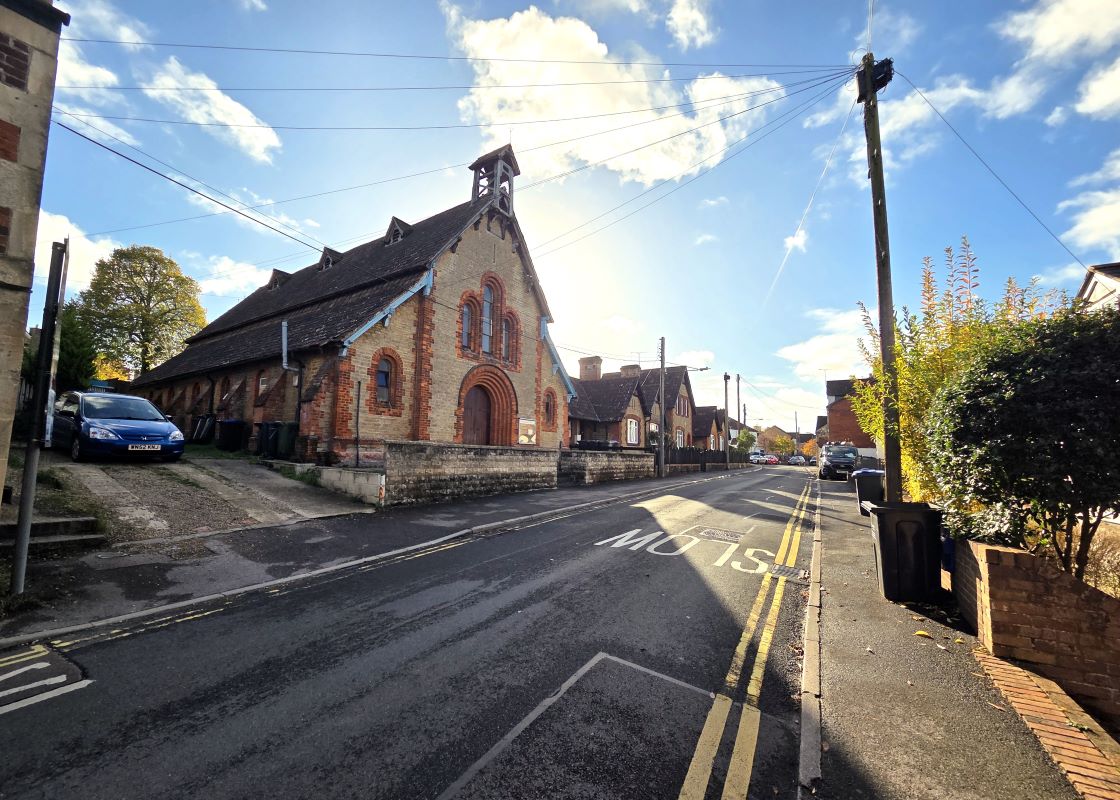 Lowden, Chippenham, SN14 0DS