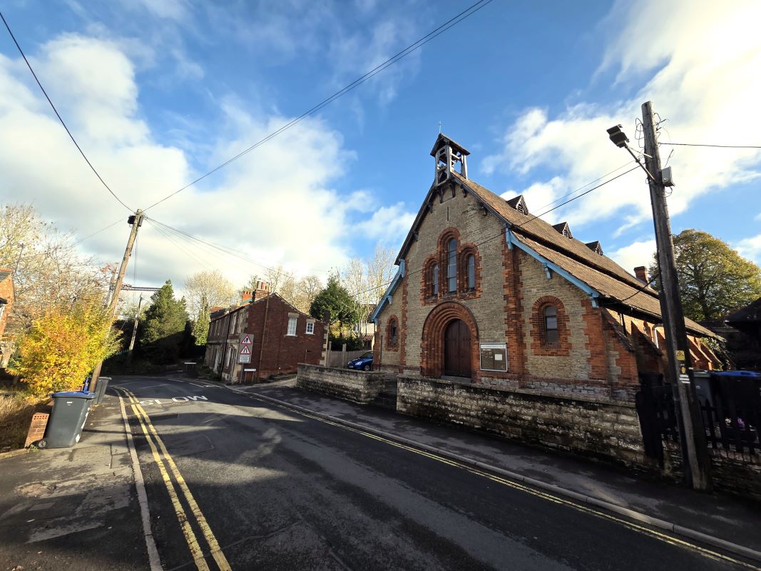 Lowden, Chippenham, SN14 0DS