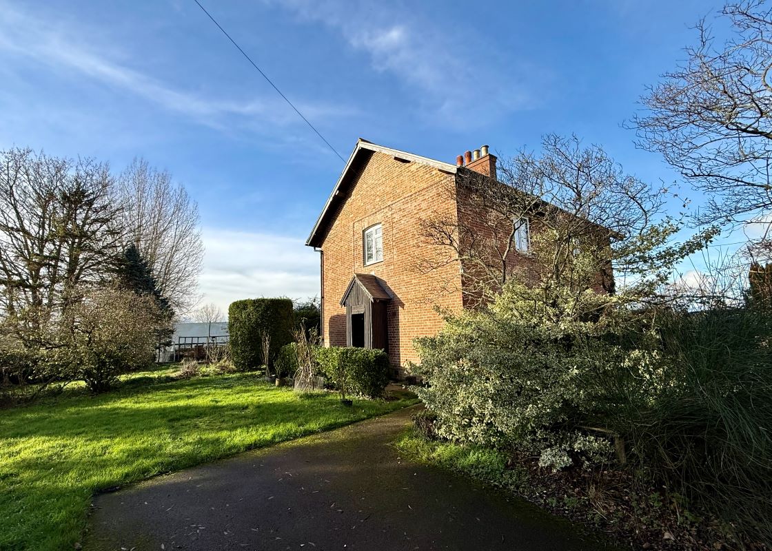 1, Lower Road, Devizes, Erlestoke, SN10 5UF