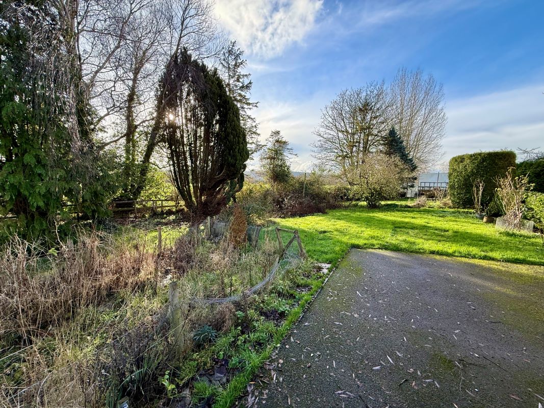 1, Lower Road, Devizes, Erlestoke, SN10 5UF