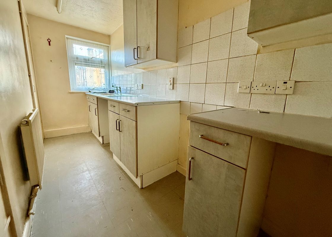 13, Queens Square, Corsham, Box, SN13 8EA