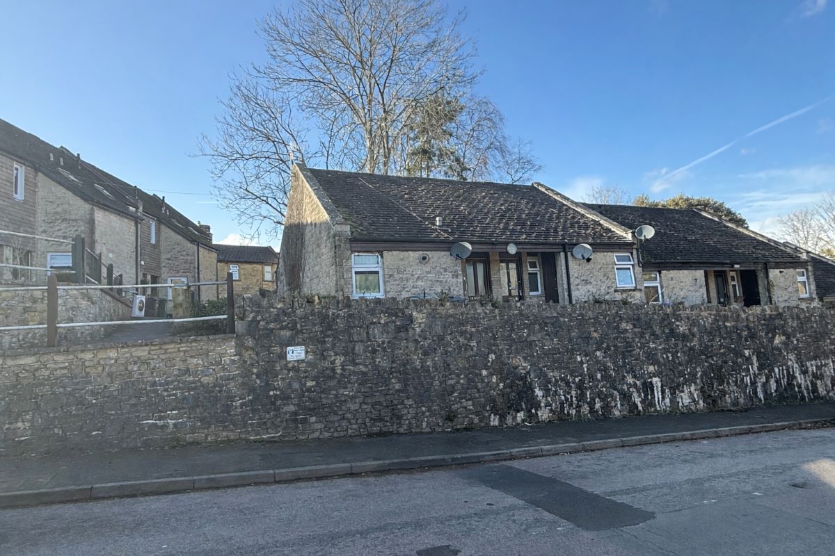 13, Queens Square, Corsham, Box, SN13 8EA