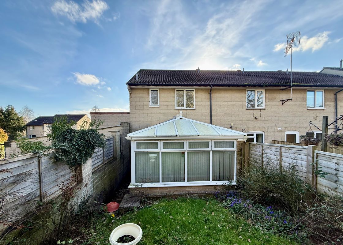 72, Darcy Close, Chippenham, SN15 3QL