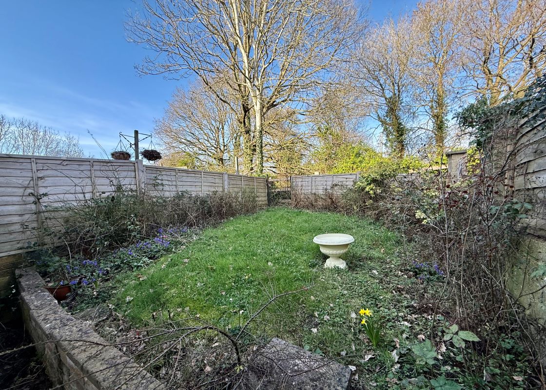 72, Darcy Close, Chippenham, SN15 3QL