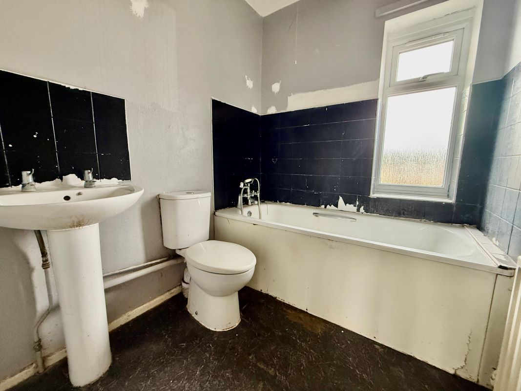 28, Charles Street, Trowbridge, BA14 8NB