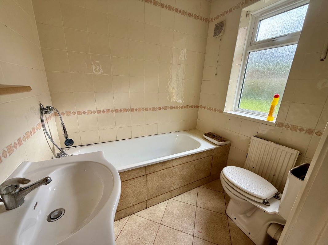 1, Studley Rise, Trowbridge, BA14 0PD