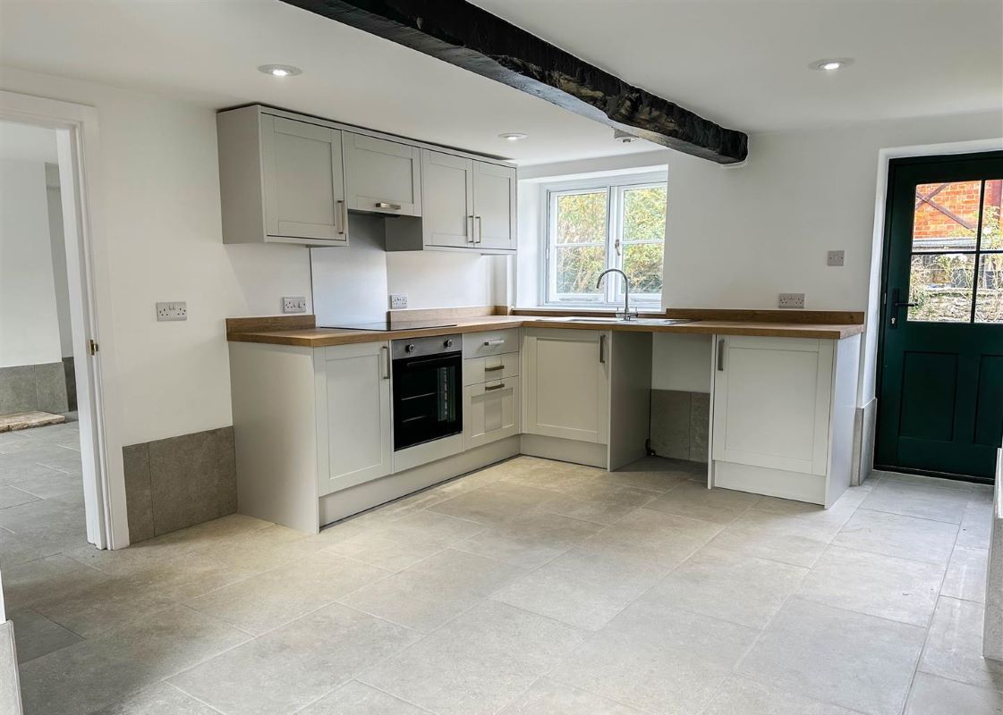 3, The Bridge, Malmesbury, SN16 9BL