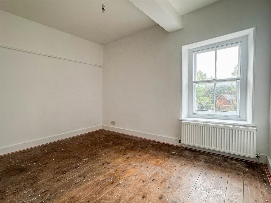 3, The Bridge, Malmesbury, SN16 9BL