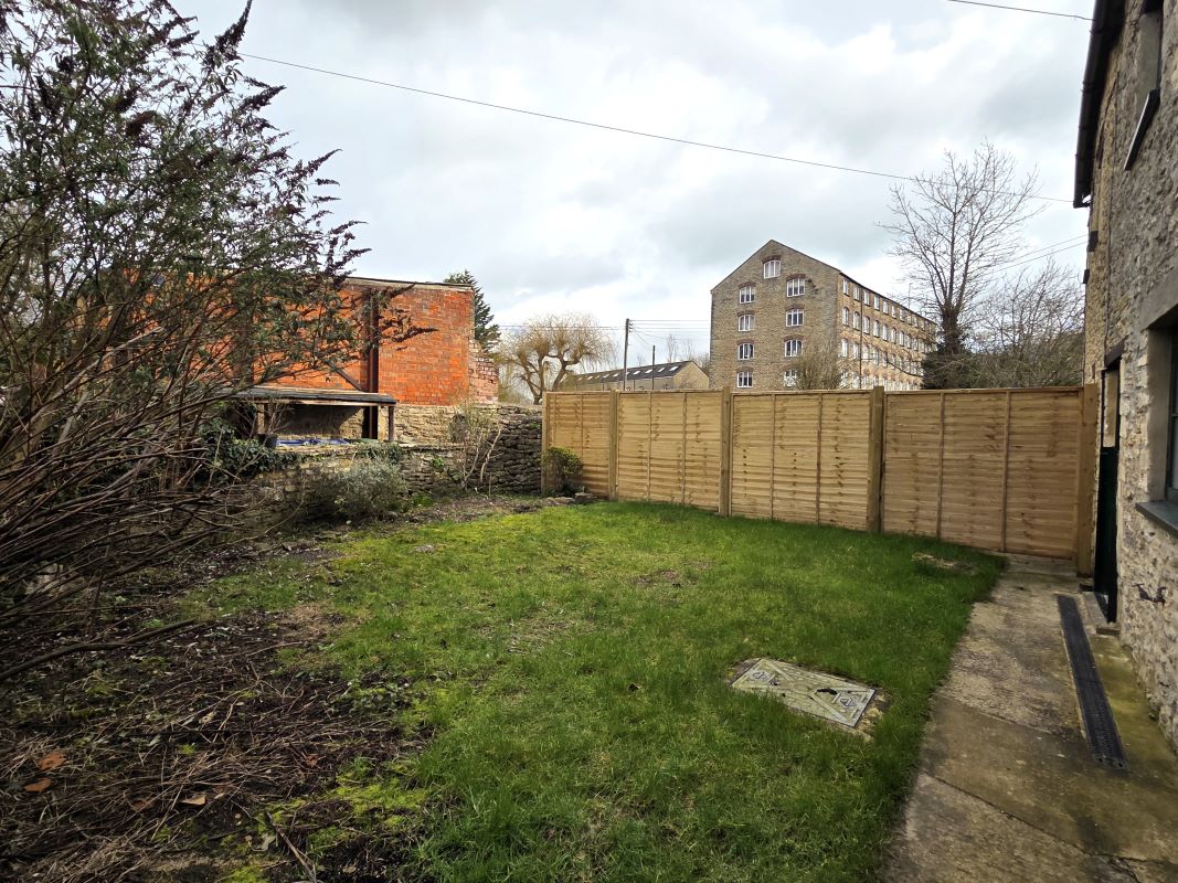 3, The Bridge, Malmesbury, SN16 9BL