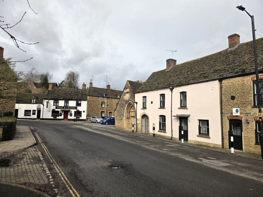 3, The Bridge, Malmesbury, SN16 9BL