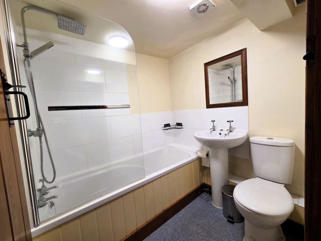 28, High Street, Warminster, Sutton Veny, BA12 7AW