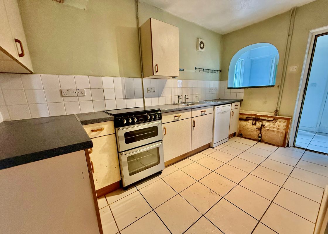 32, Padfield Gardens, Melksham, SN12 6EQ