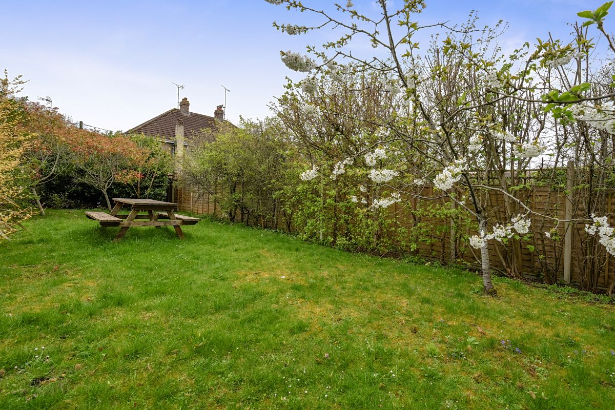 33, Devizes Road, Swindon, Wroughton, SN4 0SA