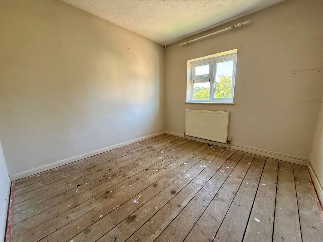 12, Doveys Terrace, Chippenham, Kington Langley, SN15 5NX