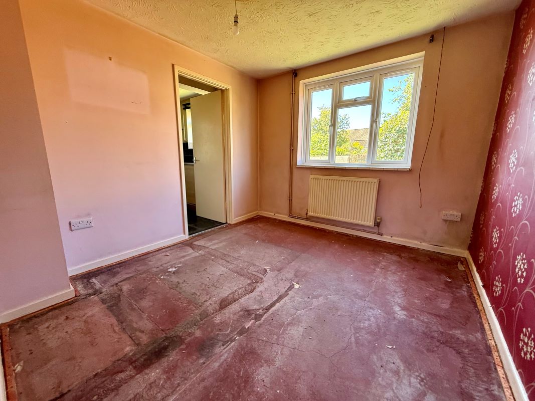 12, Doveys Terrace, Chippenham, Kington Langley, SN15 5NX