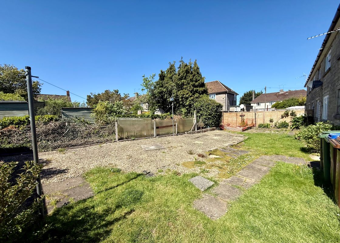 12, Doveys Terrace, Chippenham, Kington Langley, SN15 5NX