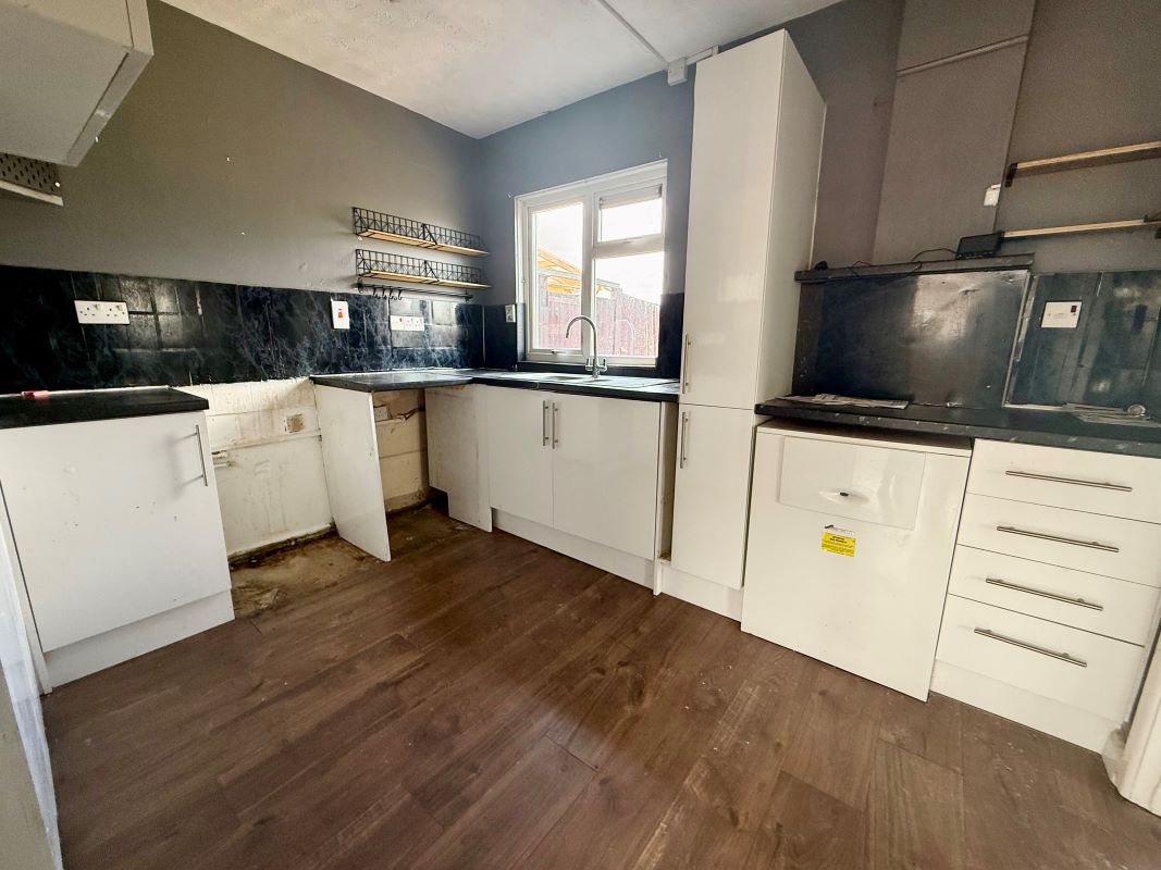 204, Wood Lane, Chippenham, SN15 3EE