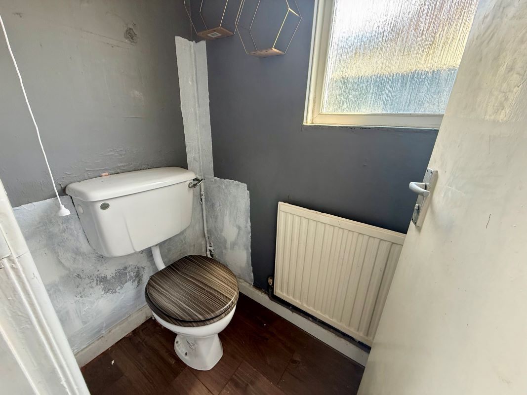 204, Wood Lane, Chippenham, SN15 3EE