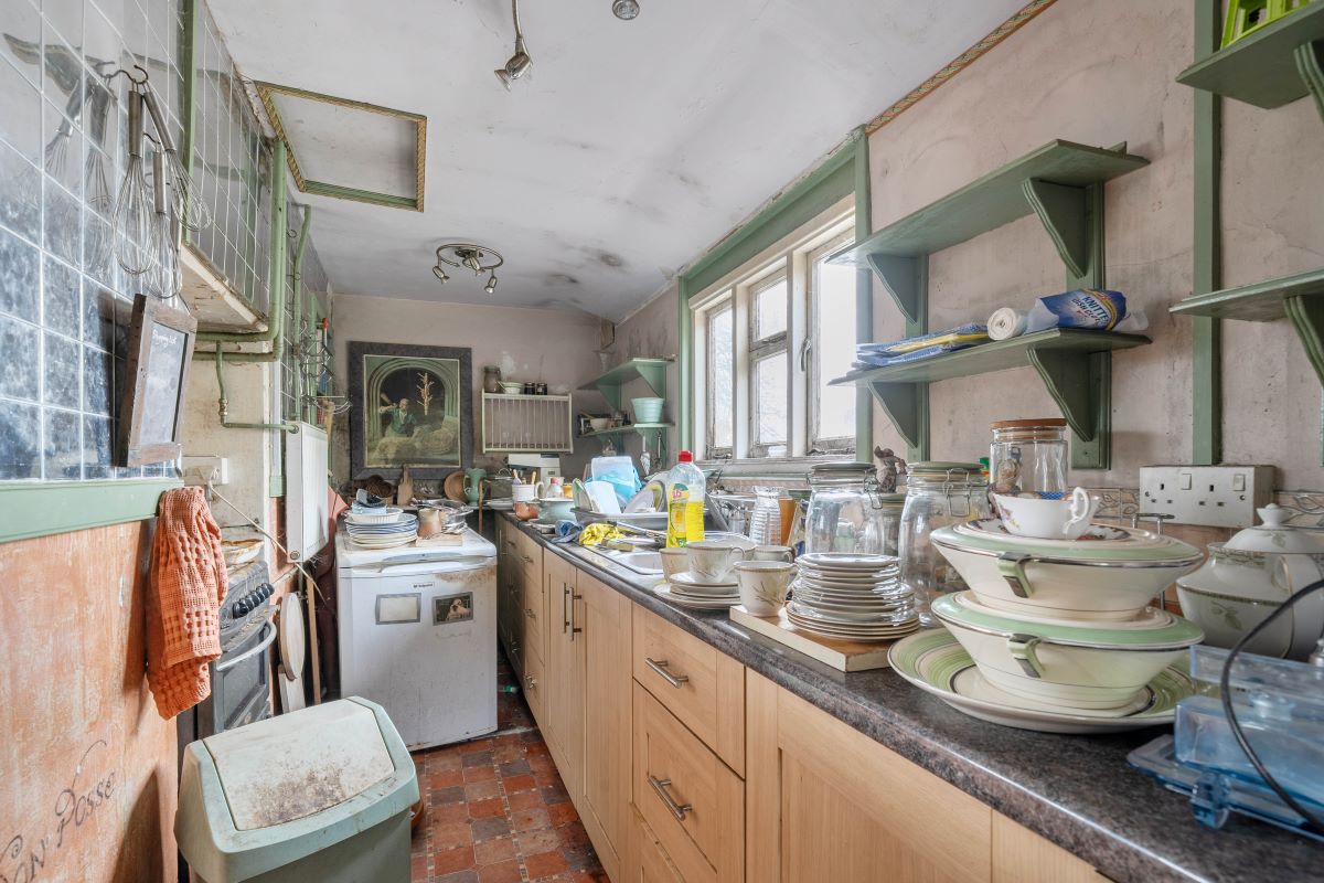 4, Eastcott, Devizes, SN10 4PJ