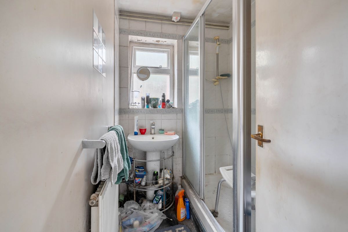 4, Eastcott, Devizes, SN10 4PJ