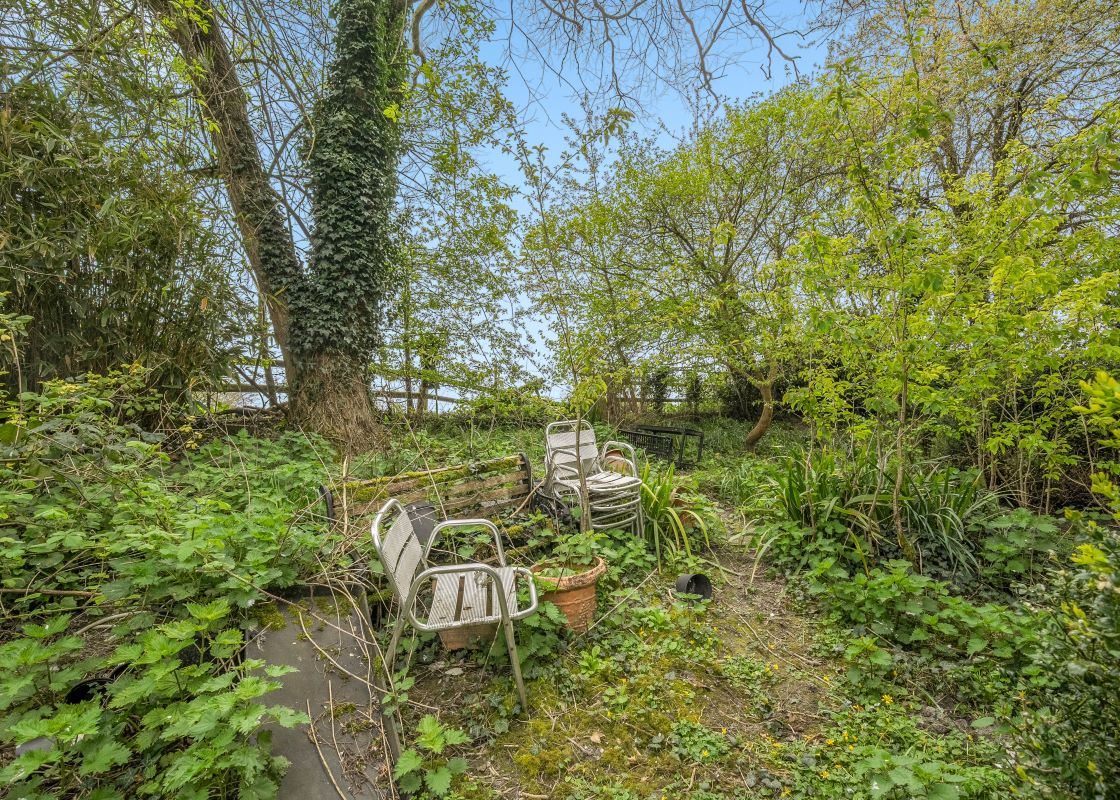4, Eastcott, Devizes, SN10 4PJ