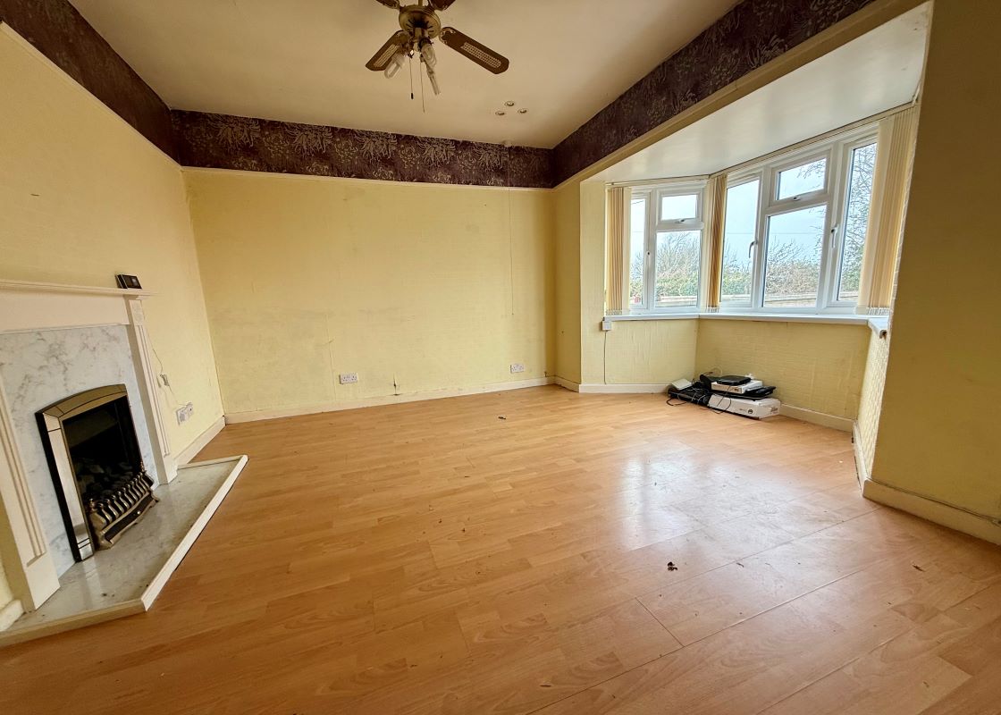 32, Padfield Gardens, Melksham, SN12 6EQ