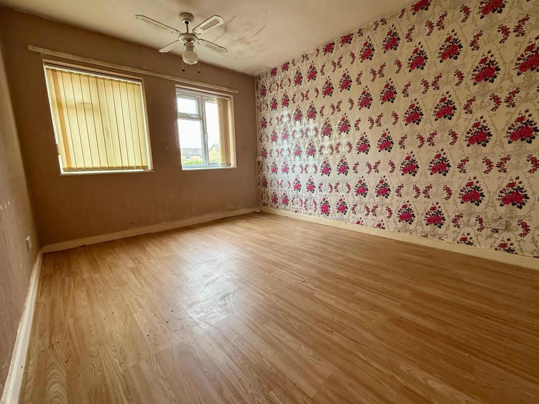 32, Padfield Gardens, Melksham, SN12 6EQ