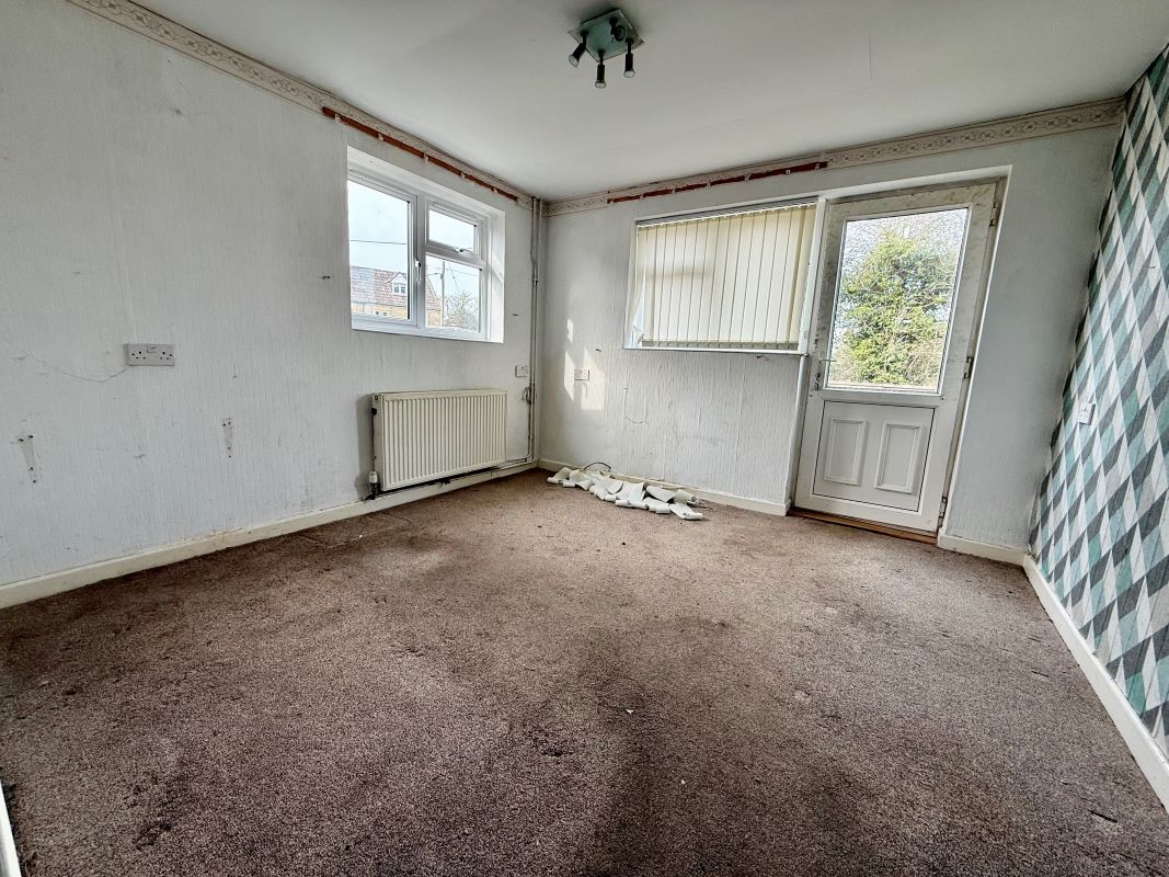 32, Padfield Gardens, Melksham, SN12 6EQ
