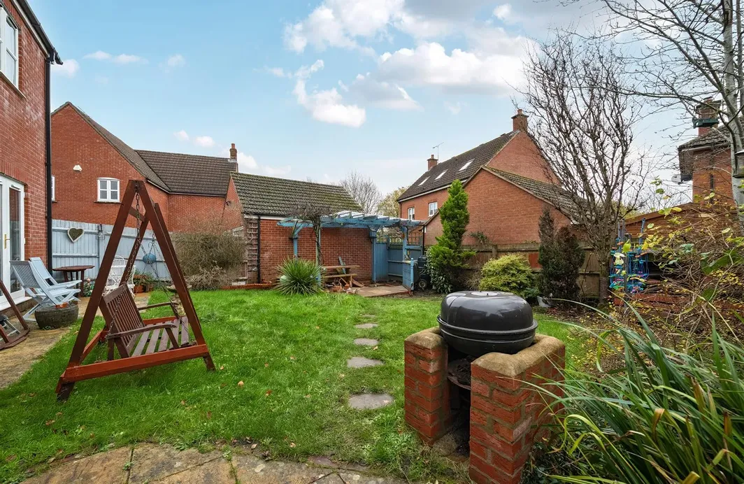 Teasel Close